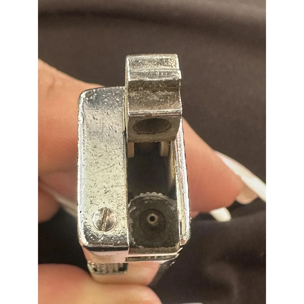 Vintage Zilon Lynx‎ Silver Tone Butane Lighter Slim Textured Diamond Pattern
